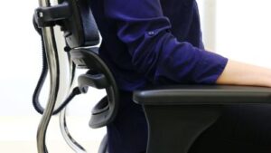 what makes an office chair ergonomic